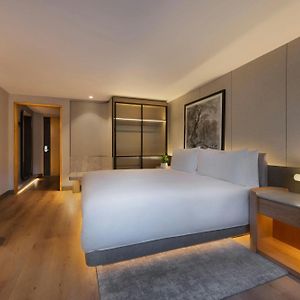 Deluxe Top floor King Room